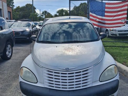 Used 2002 Chrysler PT Cruiser Limited FWD image 3