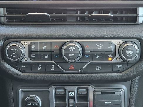 New 2026 Jeep Gladiator Sport AWD/4WD image 28