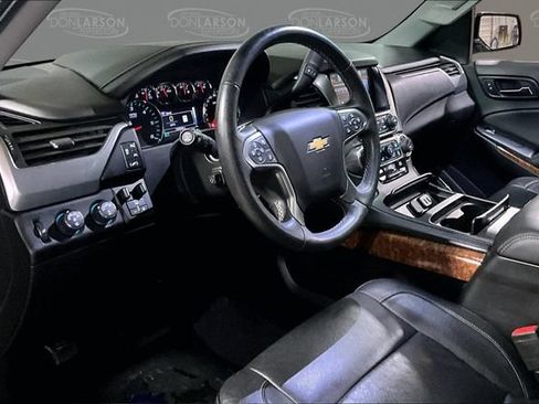 Used 2018 Chevrolet Suburban Premier AWD/4WD image 18