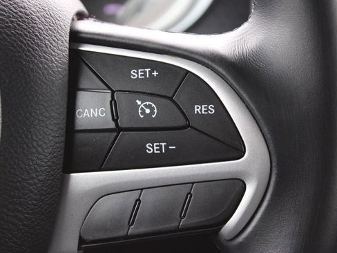 Used 2016 Dodge Charger SXT image 29