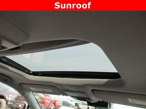 Used 2019 Honda Pilot Touring image 14