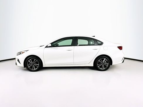 Used 2023 Kia Forte LXS image 4