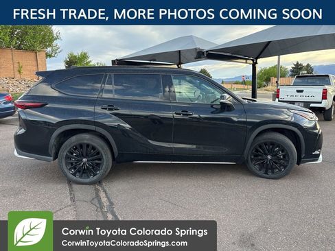 Used 2025 Toyota Highlander XSE image 8