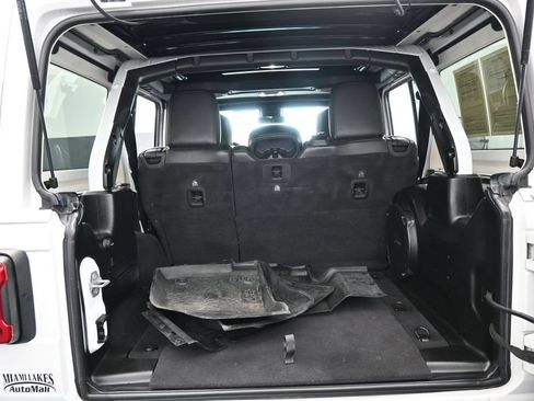Used 2022 Jeep Wrangler Unlimited Rubicon w/ Xtreme Recon 35" Tire Package AWD/4WD image 37