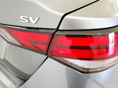 Used 2024 Nissan Sentra SV FWD image 15