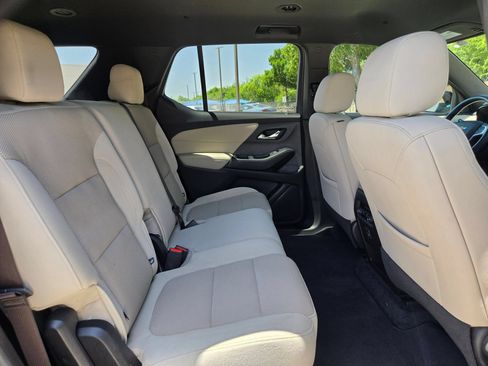 Used 2022 Chevrolet Traverse LS FWD image 25