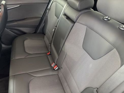 Certified 2025 Kia Niro EX FWD image 26
