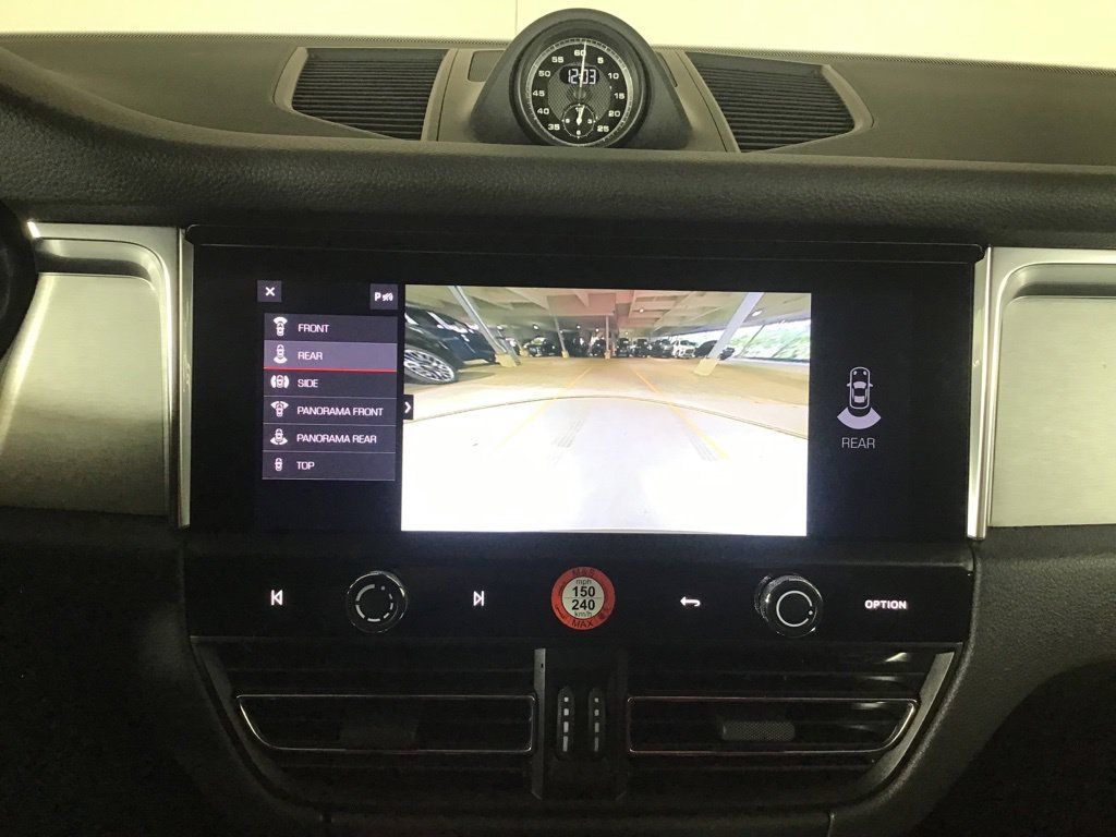 Certified 2026 Porsche Macan AWD/4WD image 36