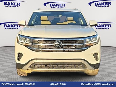 Used 2020 Volkswagen Atlas Cross Sport SE w/ Towing Package image 2