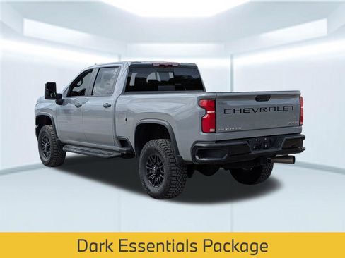 Used 2025 Chevrolet Silverado 2500 ZR2 w/ LPO, Dark Essentials Package AWD/4WD image 4