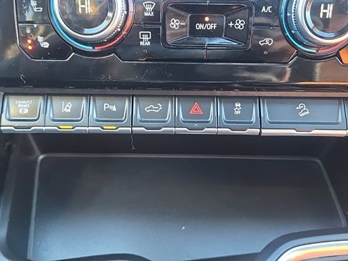 Used 2024 GMC Sierra 3500 Denali Ultimate image 31