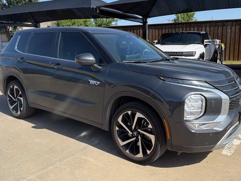 Used 2024 Mitsubishi Outlander SE AWD/4WD image 3