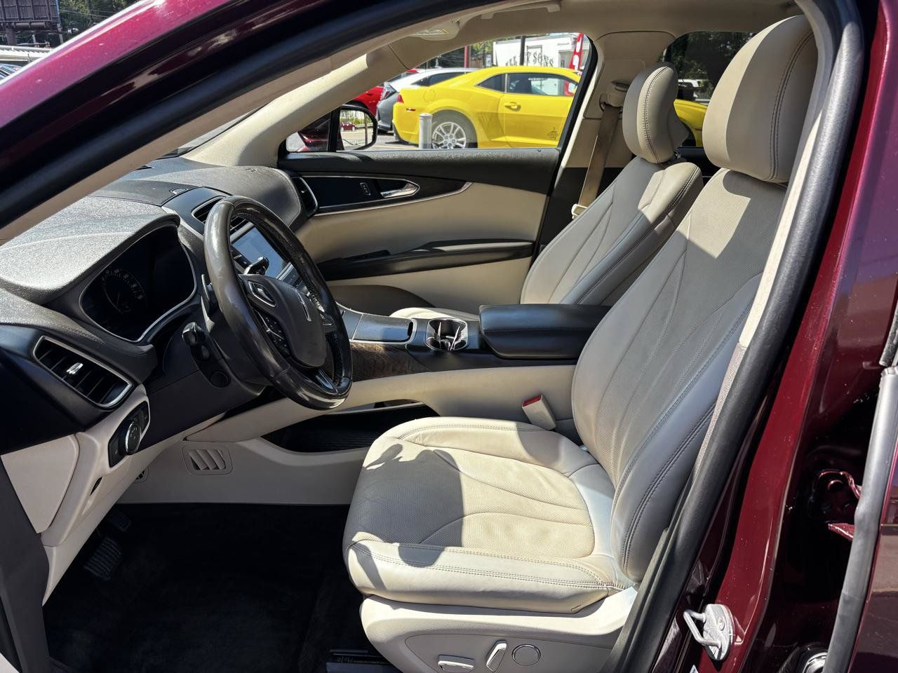 Used 2017 Lincoln MKX Reserve w/ Lincoln MKX Climate Package AWD/4WD image 11
