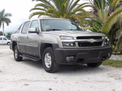 Used 2003 Chevrolet Avalanche 2WD image 10