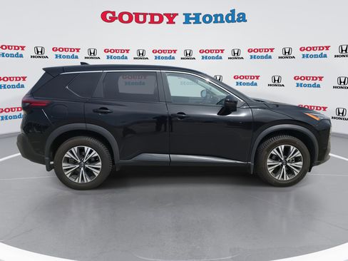 Used 2023 Nissan Rogue SV image 4