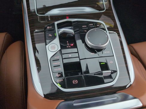 New 2026 BMW X7 M60i image 19