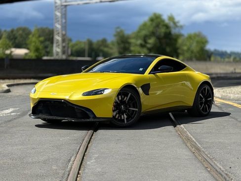 Used 2020 Aston Martin V8 Vantage Coupe RWD image 9