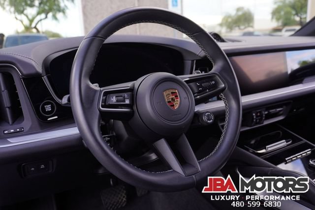 Used 2024 Porsche Cayenne AWD/4WD image 99