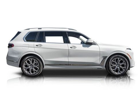 Used 2024 BMW X7 xDrive40i AWD/4WD image 2