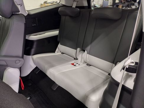 New 2026 Hyundai Ioniq 9 Calligraphy image 33