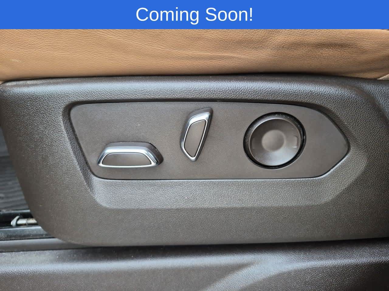 Used 2022 Cadillac Escalade Premium Luxury w/ Performance Package AWD/4WD image 17