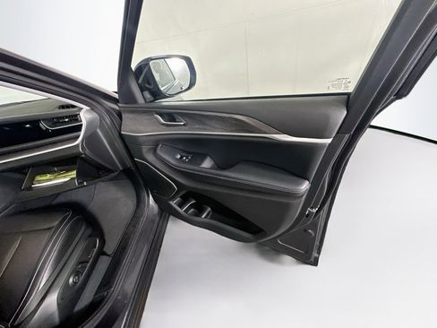 Used 2023 Jeep Grand Cherokee 4WD 4xe image 32