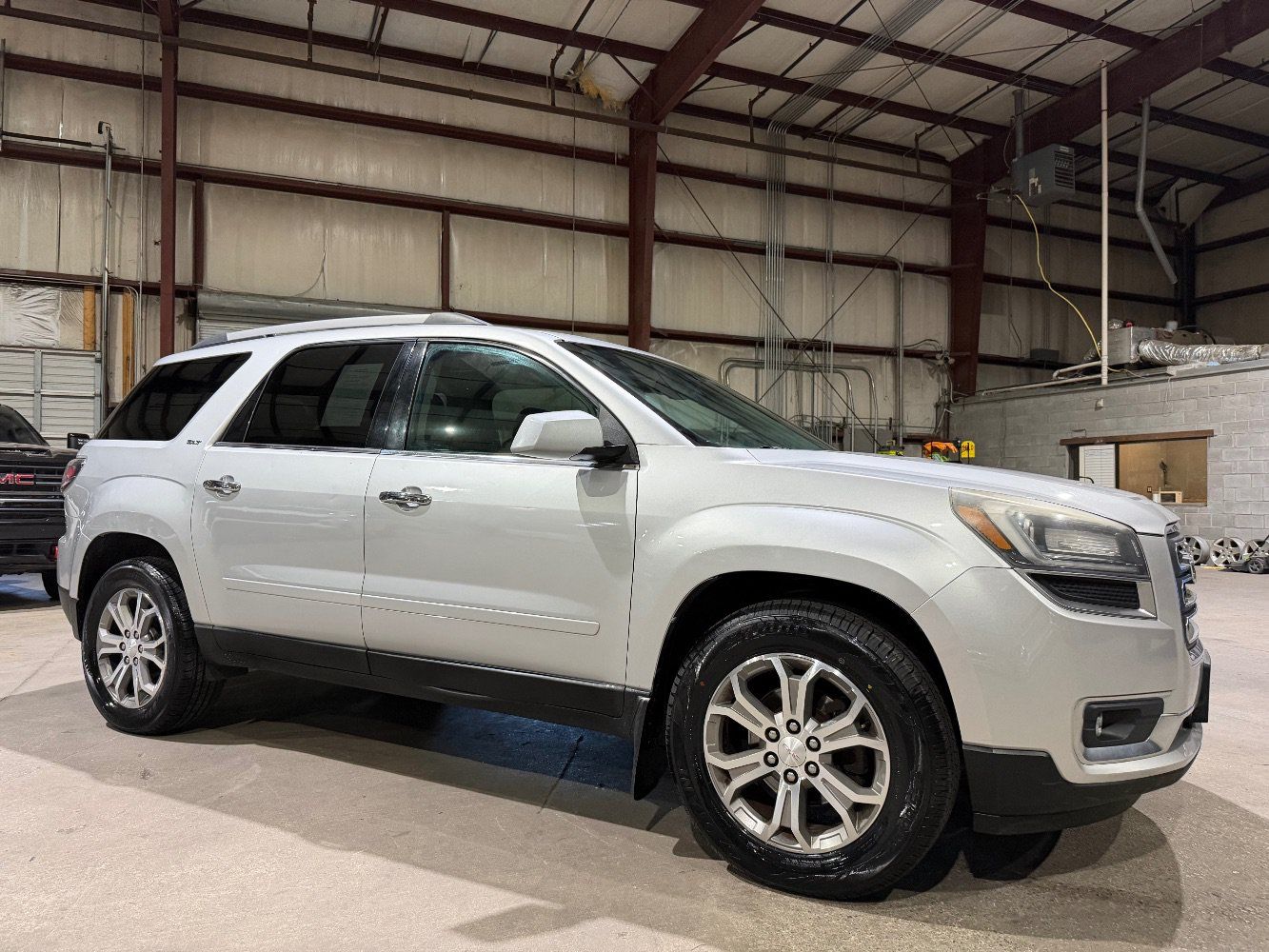 Used 2015 GMC Acadia SLT w/ Open Road Package FWD image 3