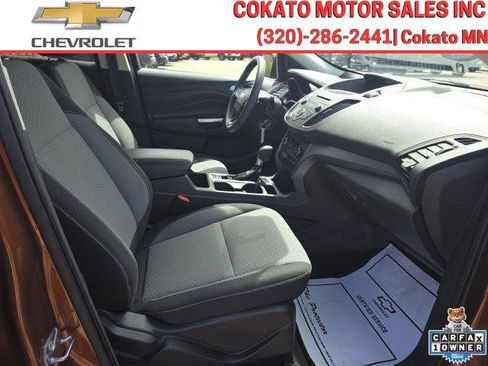 Used 2017 Ford Escape SE w/ SE Cold Weather Package AWD/4WD image 16