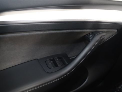 Used 2023 Tesla Model Y Performance image 28