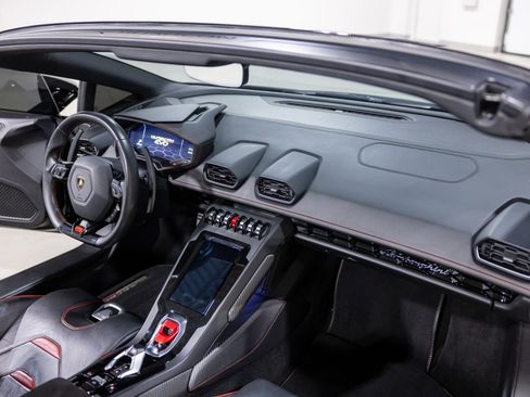 Used 2020 Lamborghini Huracan EVO image 33