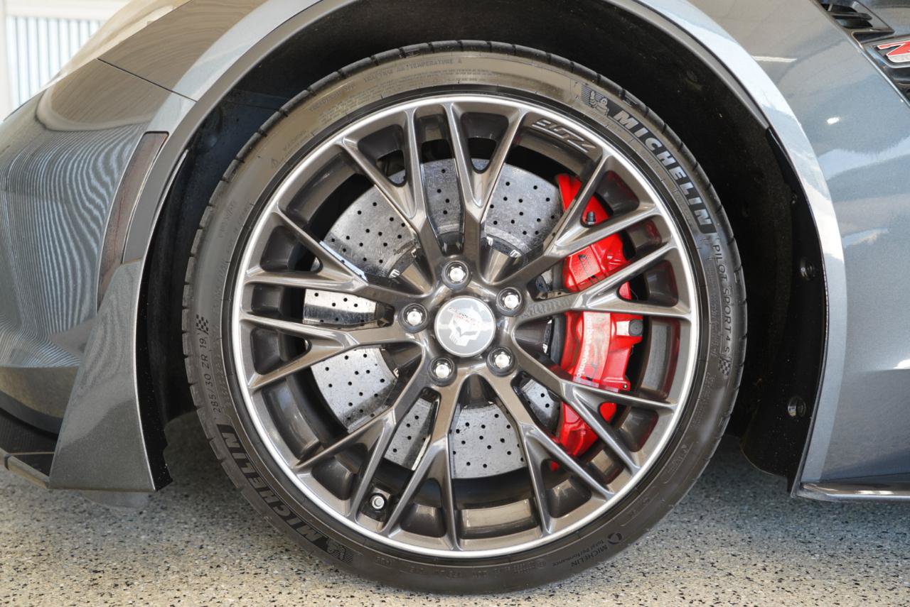 Used 2017 Chevrolet Corvette Z06 w/ Z07 Performance Package RWD image 35