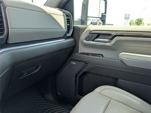 Used 2024 Chevrolet Silverado 2500 LTZ w/ LTZ Premium Package AWD/4WD image 30