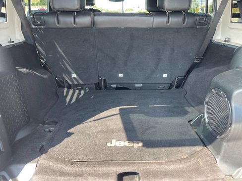 Used 2014 Jeep Wrangler Unlimited Rubicon w/ Dual Top Group AWD/4WD image 18