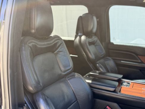 Used 2020 Lincoln Navigator L Reserve RWD image 32