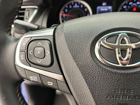 Used 2016 Toyota Camry SE FWD image 17