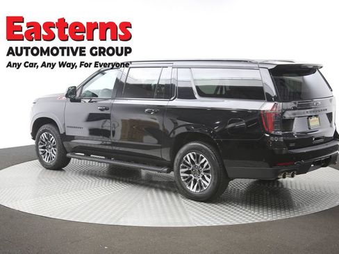 Used 2025 Chevrolet Suburban Z71 AWD/4WD image 68