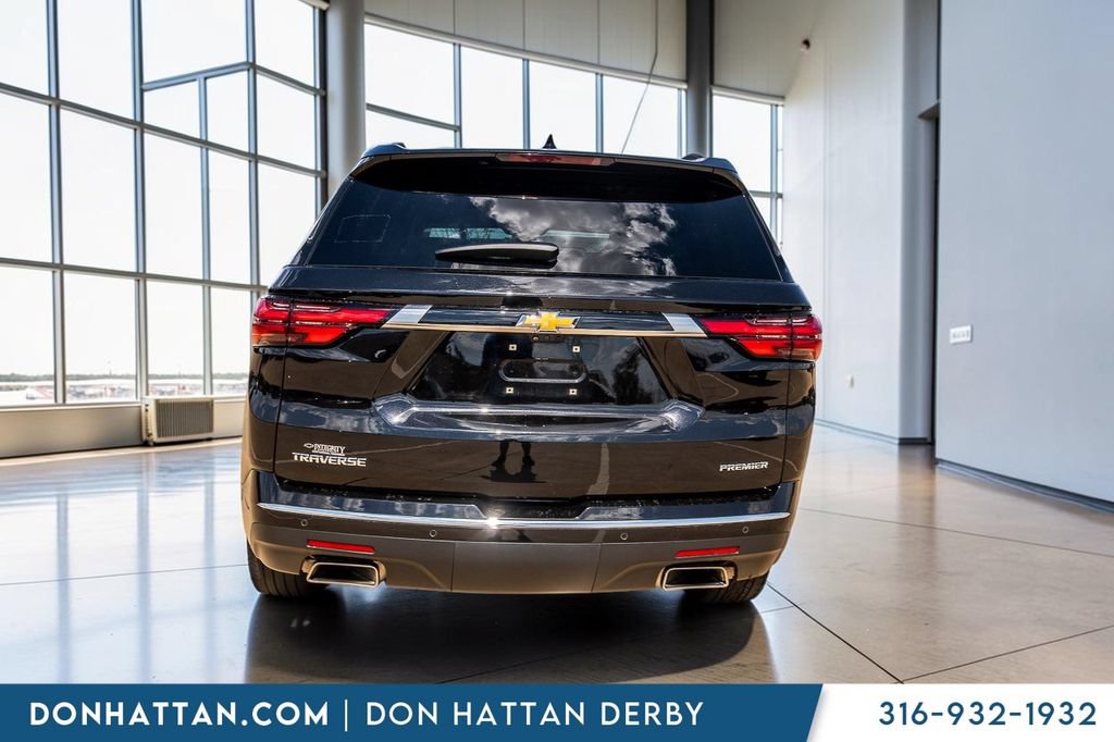 Used 2023 Chevrolet Traverse Premier FWD image 35
