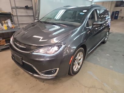 Used 2018 Chrysler Pacifica Touring-L Plus w/ Advanced Safetytec Group