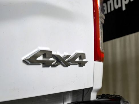 Used 2022 RAM 3500 Big Horn image 46