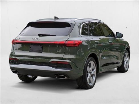 New 2025 Audi Q5 Prestige image 2