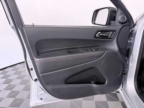 Used 2023 Dodge Durango GT image 9