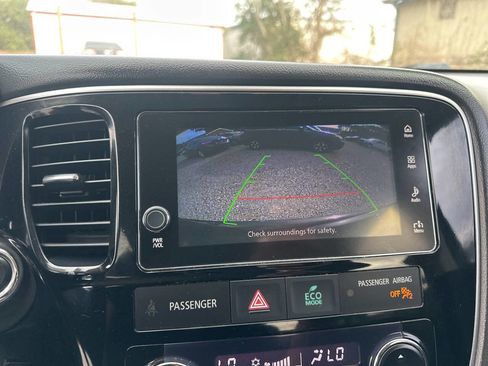 Used 2018 Mitsubishi Outlander SE image 14