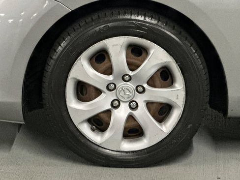 Used 2010 MAZDA MAZDA3 i Sport FWD image 29