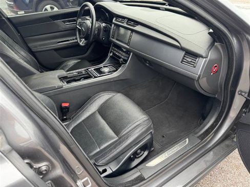 Used 2016 Jaguar XF R-Sport image 15