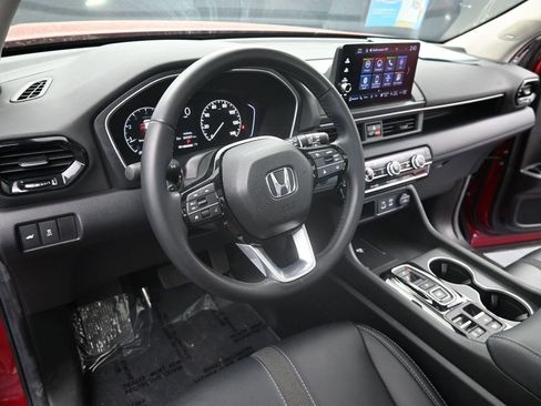 Used 2025 Honda Pilot Touring image 19