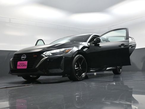 Used 2025 Nissan Sentra SR image 27
