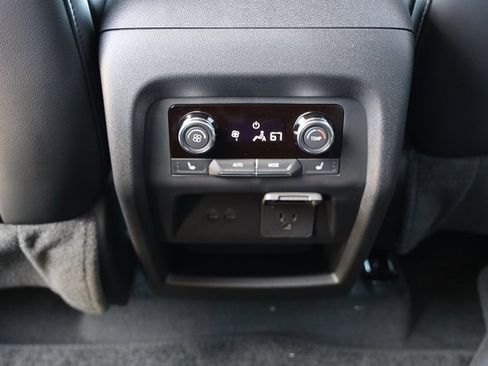 New 2026 Buick Enclave Avenir image 30