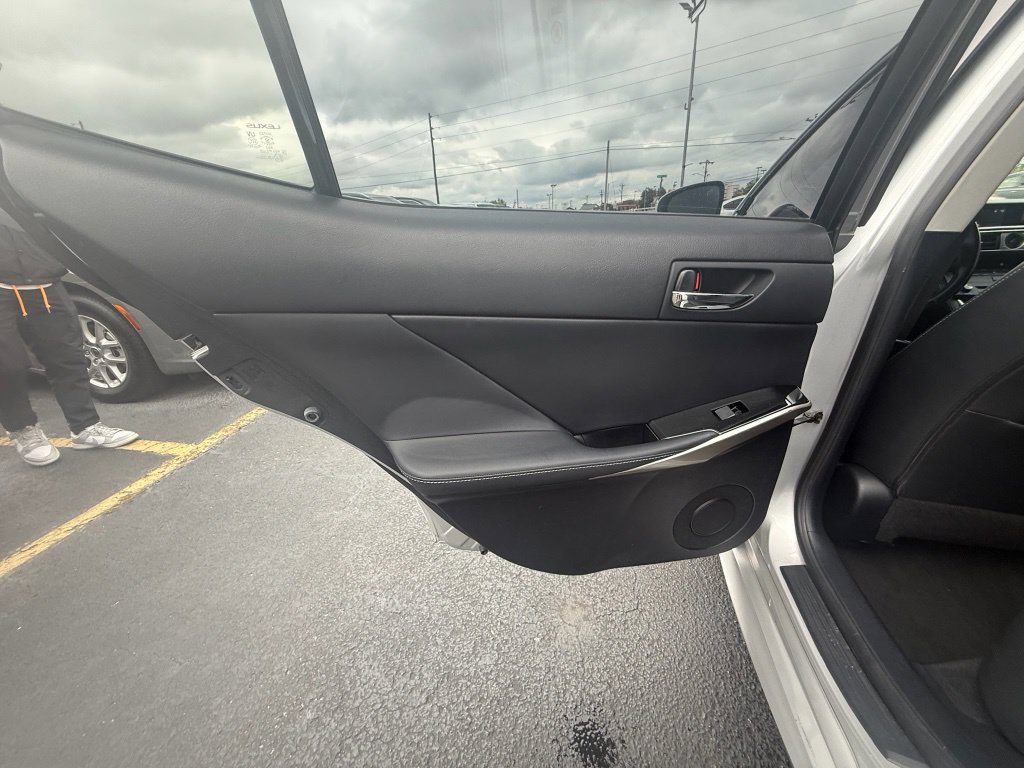 Used 2015 Lexus IS 250 RWD image 10
