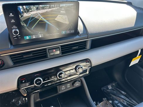 New 2025 Honda Pilot Touring image 28