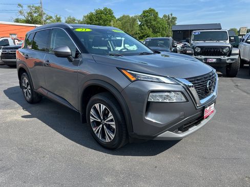 Used 2021 Nissan Rogue SV FWD image 4